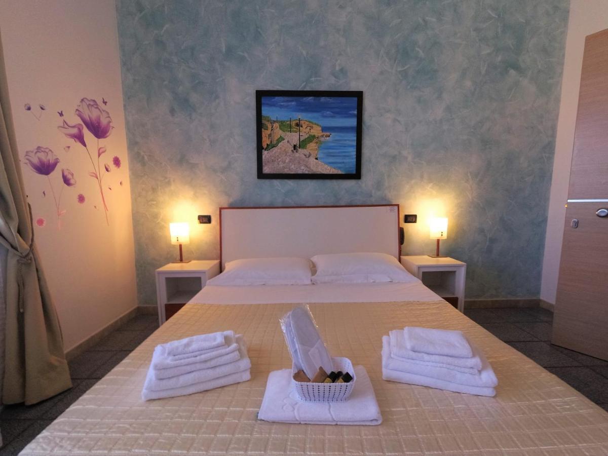 Alba Chiara Sant'andrea Salento Hotel 3*
